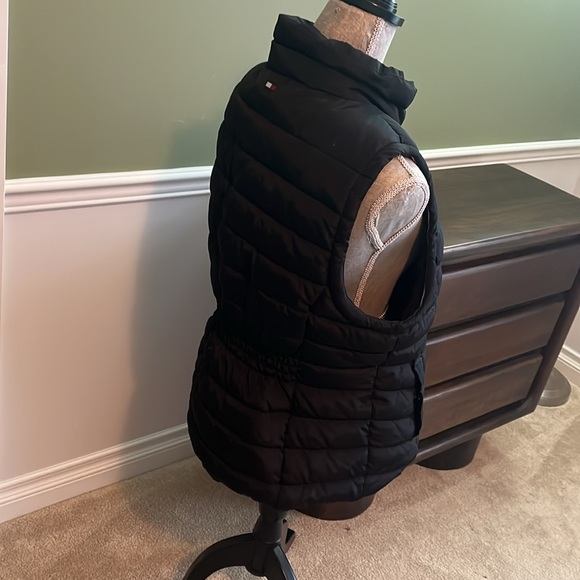 Tommy Hilfiger down vest - Picture 2 of 8